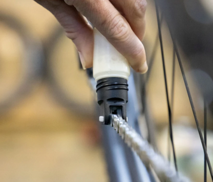 RYDER Luberetta Kettenöler 15 ml – saubere Kettenschmierung, wahlweise mit SQUIRT Kettenwachs