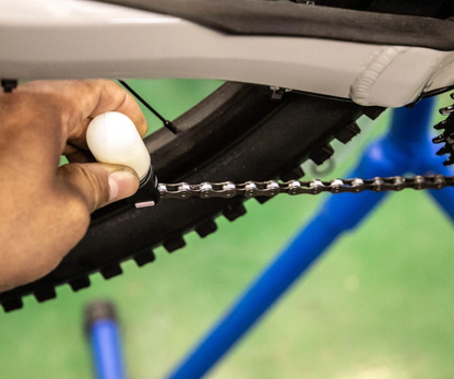 RYDER Luberetta Kettenöler 15 ml – saubere Kettenschmierung, wahlweise mit SQUIRT Kettenwachs